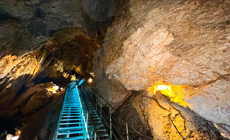 Les grottes de Vallorbe