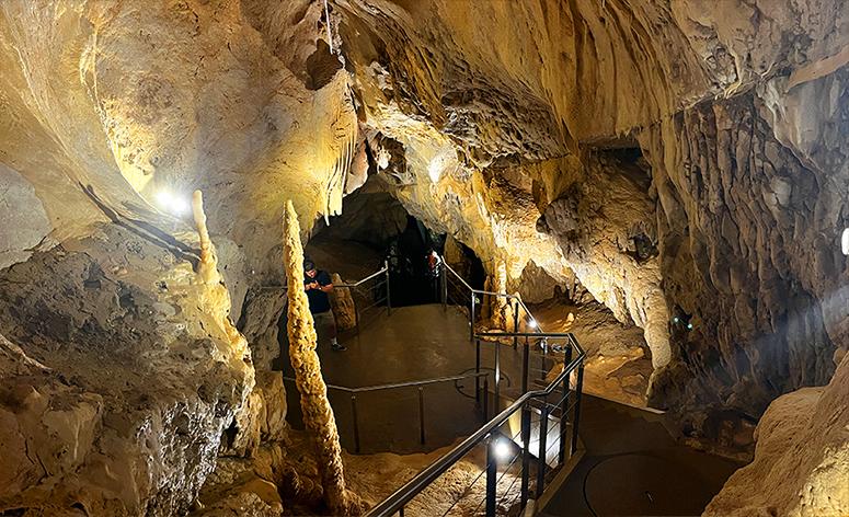 Les grottes de Vallorbe